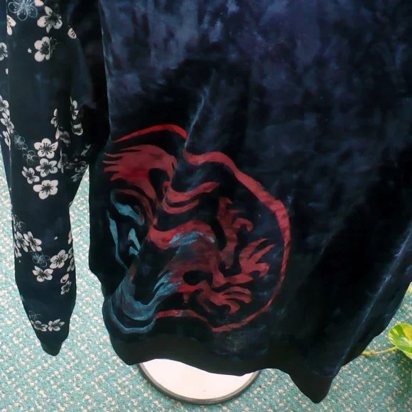 ❤️ NEW Disney Princess Sweatshirt Top Blue Floral Velour Size Large - Picture 3 of 11